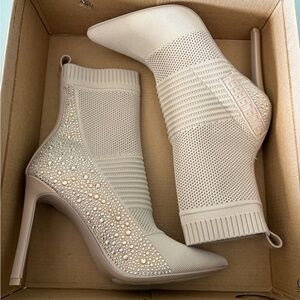 Steve Madden Maxwelle Beige/Blush Stiletto Ankle Boots